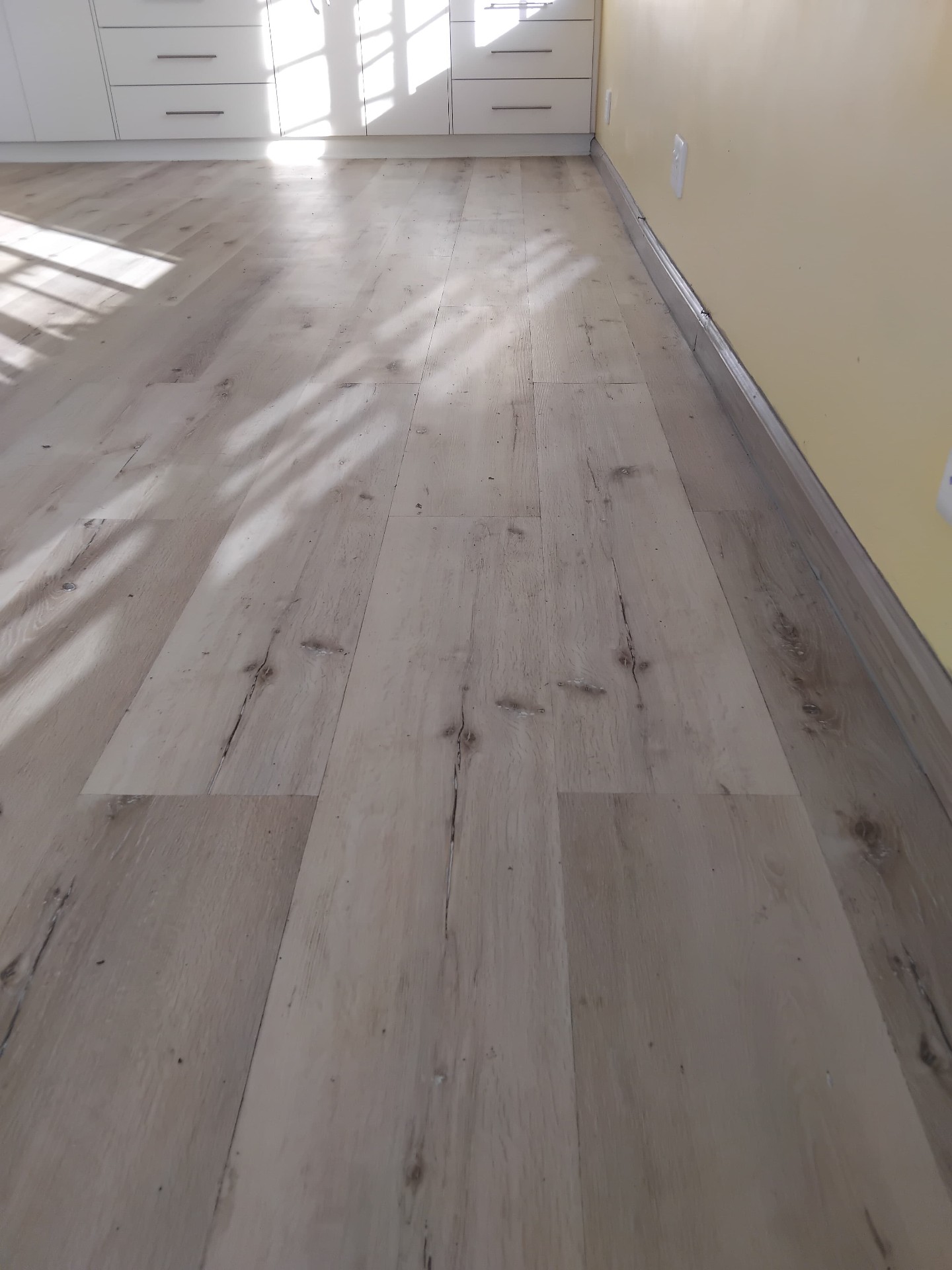 Open-plan vinyl floor