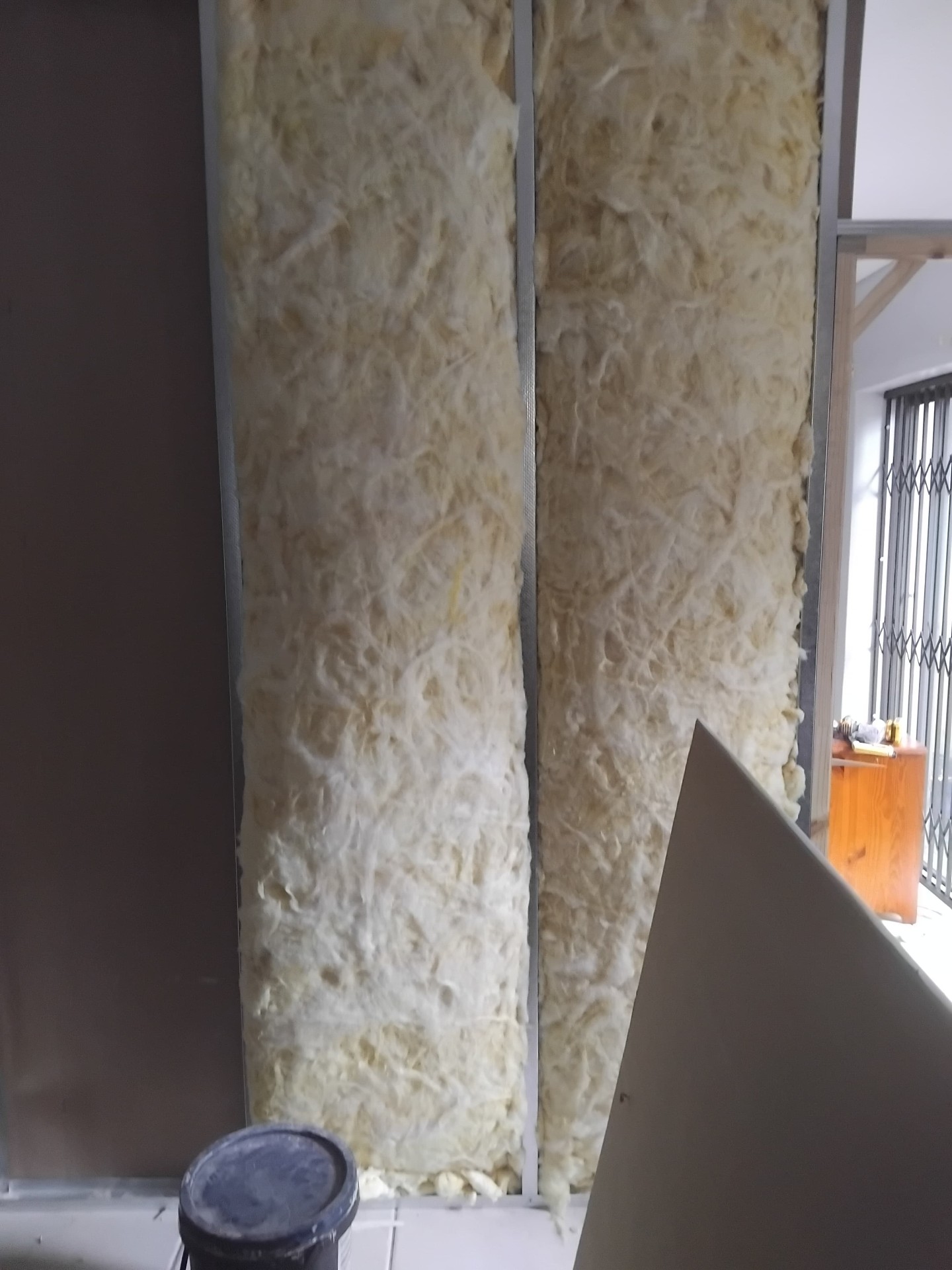 Insulated stud partition